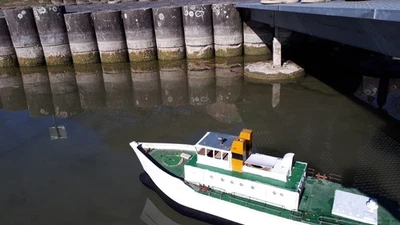 RC Boot Forschungsschiff  2 600 Motoren fahrfertig ohne Regler Funke Akku Lader - Bild 1 von 4