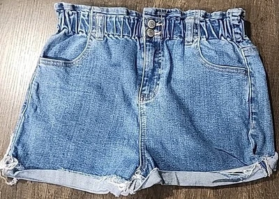 Pantalones cortos de jean Altar'd State para mujer talla 27 con puños  Foto 1 de 4