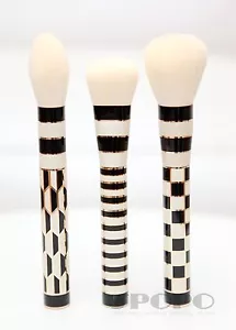 Sonia Kashuk THE GEOMETRICS Synthetic Domed Multipurpose Foundation Powder Brush - Foto 1 di 20