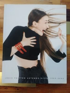 1999-2000 LOUIS VUITTON "AUTOMNE - HIVER" BROCHURE - Foto 1 di 4