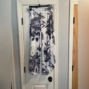 Beyond This Plane Women’s Palazzo Floral Pants Black White Gray Leg Slits Large - Picture 1 of 5