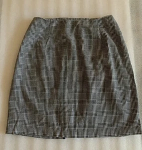 VTG EUC Byron Plaid Black\Gray and White Mini Skirt Size Small Made In USA - Picture 1 of 9