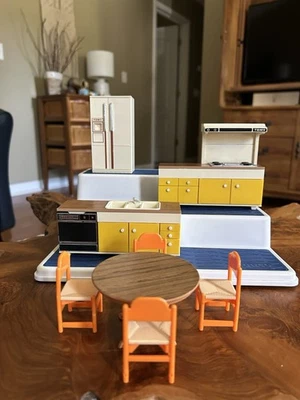 Vintage Tomy Smaller Homes Dollhouse Kitchen Sink Stove Oven Fridge Furniture  - Image 1 of 4