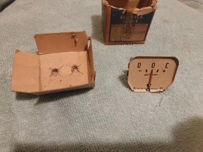 Amplificador de batería Pontiac 1939 calibre en caja 857875 39 nuevo stock antiguo Foto 1 de 4