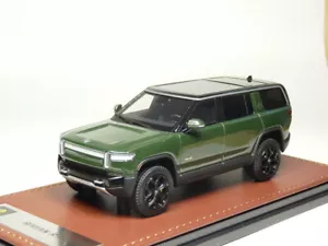 GLM 111005 1/43 2022 Rivian R1S Electric Truck Resin Model Car - Picture 1 of 3