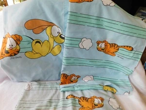 Vintage Light Blue Garfield JP Stevens Co Twin Flat & Fitted Sheet & Pillowcase - Picture 1 of 8