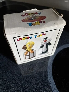 Tweety Bird & Sylvester Salt and Pepper Shakers 1993 Looney Tunes - Picture 1 of 5