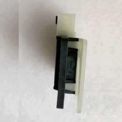 Interruptor de luz de freno 15038393 para Chevy Suburban Buick Rainier Cadillac Escalade Foto 1 de 4