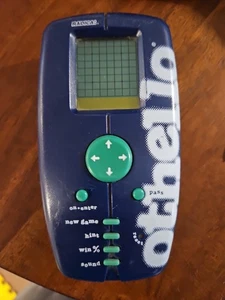Radica Othello Pocket Electronic Handheld Game Black 1999 TESTED! - Picture 1 of 2