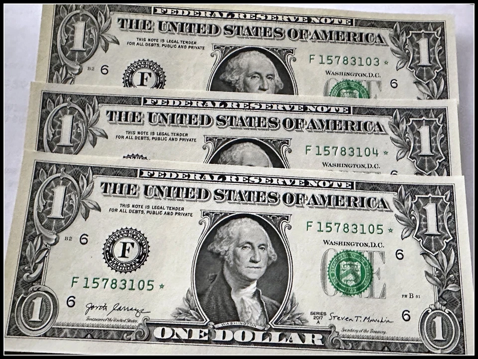 Lot Of 3  SEQUENTIAL  ONE (1) UNCIRCULATED CRISP DOLLAR STAR NOTES. 2013 - Image 1 of 1