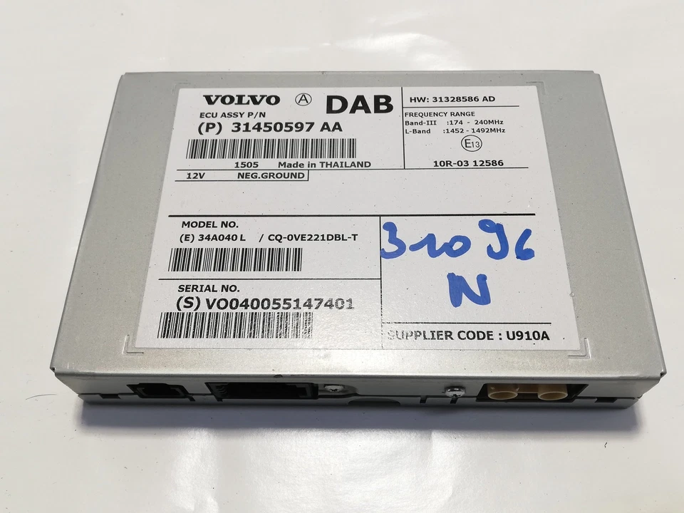 Amplificador Antena VOLVO V40 Cross Country 526 31450597 2.0 Diesel 88kw 30335246 Foto 1 de 4