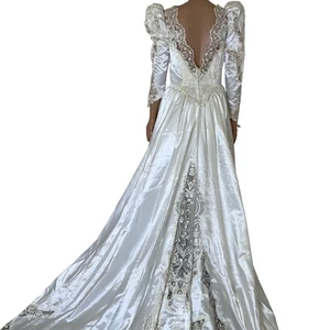 Vintage handmade 1970's 80's wedding dress heavily laced and beaded white SZ 8 - Imagen 1 de 19