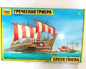 ZVEZDA 1:72 KIT PLASTICA NAVE GREEK TRIERA 394 PEZZI LUNGHEZZA 49 cm ART 8514 - Foto 1 di 1