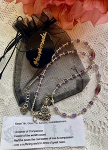 Süße 17 Zoll Kwan Yin Halskette mit Anhänger Handarbeit mit Amethyst Steinen. - Bild 1 von 11