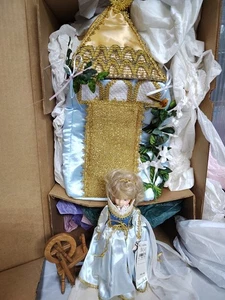 Robin Woods Sleeping Beauty And Her Castle 8-in Doll - Picture 1 of 22