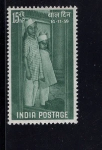 INDIA 1959 Niños en espera de admisión Hogar Infantil Día del Niño MNH Sc 326 SG 424 - Imagen 1 de 1