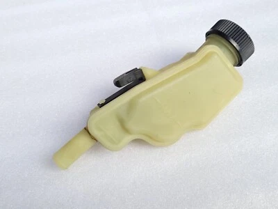 Bomba de dirección asistida Mazda 3 2010-2013 depósito de botella tapa del tanque control de nivel OEM Foto 1 de 4