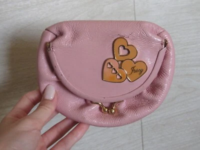 De Colección Juicy Couture Y2K Cuero Rosa Bloqueo de Beso Bolso sin asas Corazones Maquillaje DEFECTOS LEER Foto 1 de 4