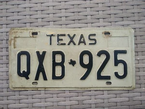 *Vintage Texas License Plate black/white - Picture 1 of 2