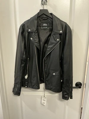 Chaqueta de motociclista de cuero sintético para hombre ZARA - Talla L - NUEVA con etiquetas - Negra estilo moto Foto 1 de 2