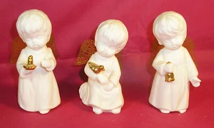 3er Set Vintage kleine weiße Keramik Kinder Engel Figuren mit Messing Flügeln, EX - Bild 1 von 5