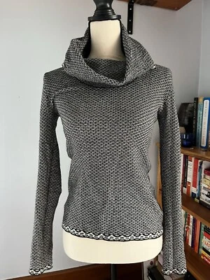 Suéter Oscar De La Renta Cuello Capucha - Pasillo Justo Lana Blanco y Negro Talla S Foto 1 de 4