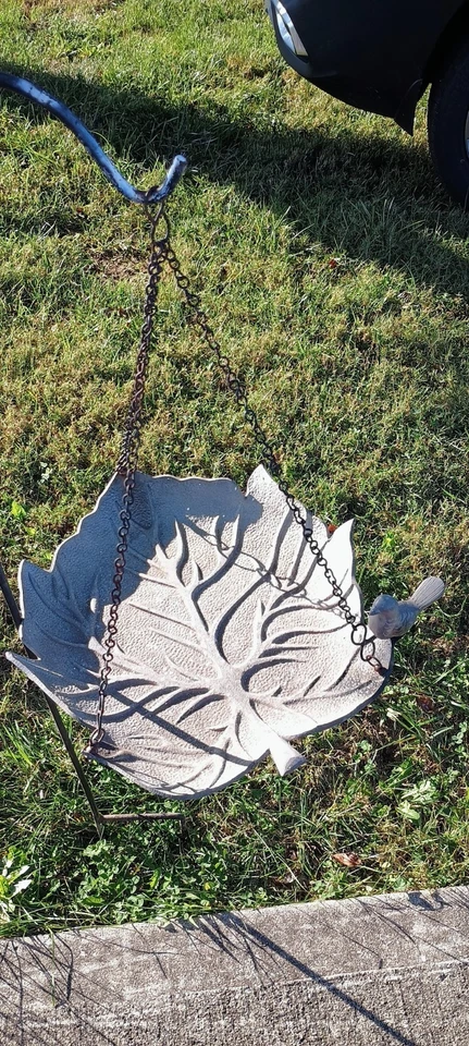 Alimentador de baño vintage de aluminio fundido para pájaros con pátina colgante de pájaros de 18x17 pulgadas! Foto 1 de 4