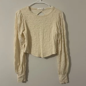 Altar’d State Woman Floral Lace Size L Large Cropped Long Sleeved Blouse - Picture 1 of 4