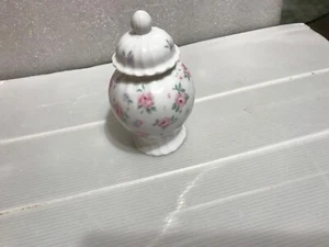 Barattolo Zenzero con Coperchio, Collezione Lynn Hollyn Toscanny, Rosa Seta, 5,5”, Taiwan - Foto 1 di 7