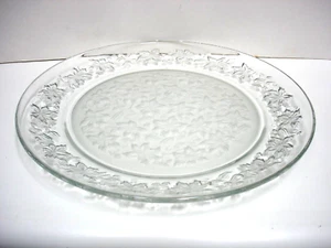 Princess House Fantasia NEW 13 in. Rd Crystal Serving Plate Poinsettia EXC + - Picture 1 of 5