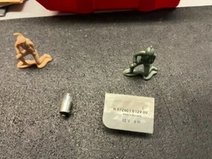 NOS QTY 2 Mercedes Side Marker/Taillight Bulb 4w OEM 072601012900 - Picture 1 of 3