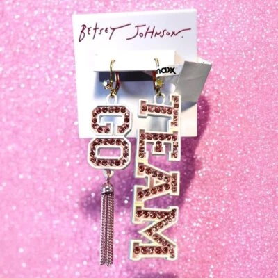 Pendientes Betsey Johnson Go Team Cristal Rosa Blanco Bloque Letras Cuelgan Tono Dorado Foto 1 de 4