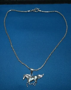 NAVAJO Artist Glenn Sandoval signed GS VINTAGE STERLING RUNNING HORSE NECKLACE - Picture 1 of 5