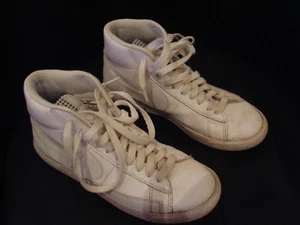 Turnschuh Nike Sneaker Hallenschuhe 39 UK Fußball Schuhe UK 6 Schulsport - Bild 1 von 3
