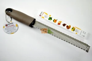 GRATTUGIA LUNGA AGRUMI LIMONE SPEZIE PARMIGIANO ZENZERO - Foto 1 di 1