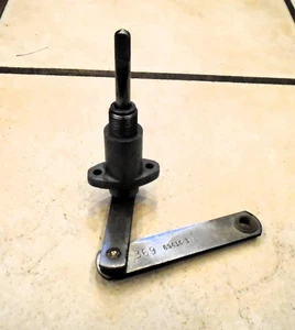 NOS 1957-1960 C550 FORD TRUCK Windshield Wiper Arm/Pivot Shaft Assy B7T-17566A - Picture 1 of 4