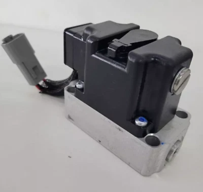 One Brand New Danfoss MCV116G4214 Pressure Control Pilot - Image 1 of 4