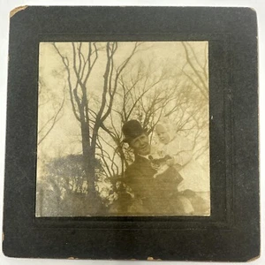 Unmarked Sepia Carts de Visite Man in Suit w Baby Outside Slanted Cabinet Card - Picture 1 of 6