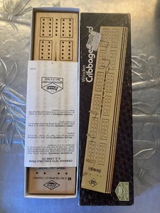 Vintage 1974 ES Lowe Wooden Cribbage Board w/ 6 Metal Pegs Milton Bradley 11" - Picture 1 of 3