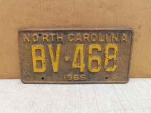 Etiqueta de matrícula original de colección 1965 North Carolina NC BV-468 AMARILLO SOBRE NEGRO - Imagen 1 de 6