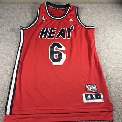 Мужская баскетбольная футболка Miami Heat средний размер красная NBA Adidas Hardwood классика James - Изображение 1 из 4
