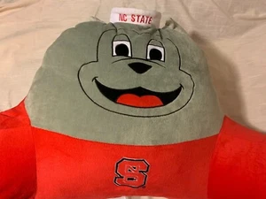 Mascot Wear The Loungimal ACC NC State übergroßes Rückenlehnenkissen - Bild 1 von 8