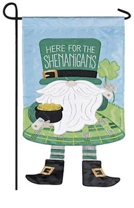 Gnomo de piernas locas aquí para los Shenanigans doble aplique bandera de jardín - Imagen 1 de 1