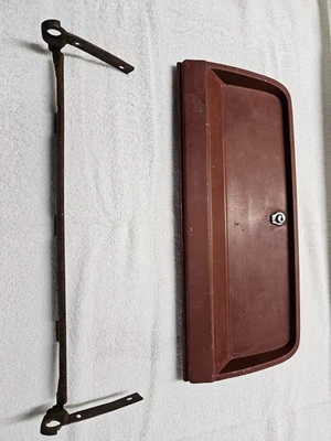 1964 1965 1966 Chevrolet Pickup Truck Glovebox Door C10 Pickup - Imagem 1 de 4