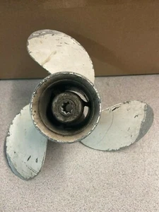 YAMAHA "J" SERIES 9 1/4 x 9 ALUMINUM PROP , P/N 683-45945-00-00- STOCK #045 - Picture 1 of 5