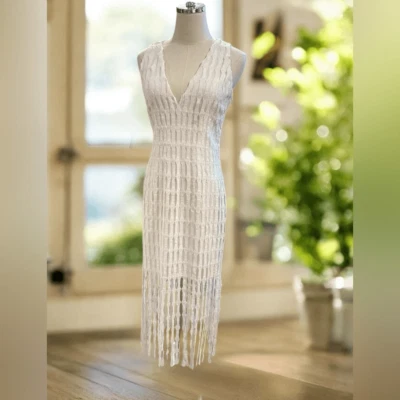 Nuevo con etiquetas Vestido de cóctel midi con flecos bordados Monique Lhuillier Foto 1 de 4