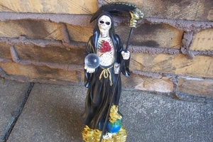 Estatua Retablo Resina La Santa Muerte 12.5" - Negra con Orbe Cristal - Imagen 1 de 5