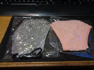 PLATEADA Máscara Facial de Lentejuelas con Encaje ROSA Correas Ajustables para las Orejas CONJUNTO Foto 1 de 4