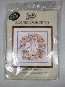 Kit de punto de cruz contado con imagen de corona de conchas algo especial 50235 14" x 14" - Imagen 1 de 3