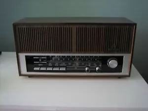 GRUNDIG RF 121U SOLID STATE AM FM RADIO VINTAGE TOP FUNKTIONSTÜCHTIG - Bild 1 von 8